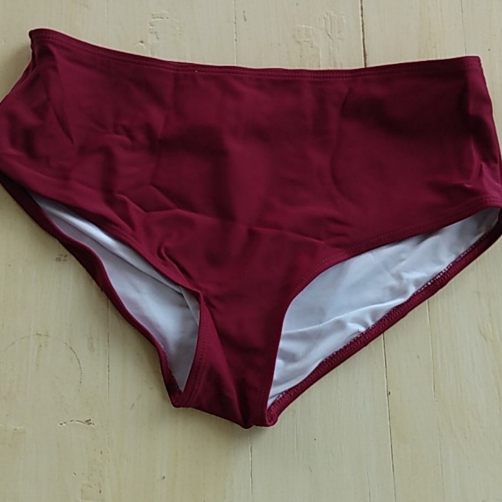 🌺3/$25🌺 burgundy bathing suit bottoms sz M